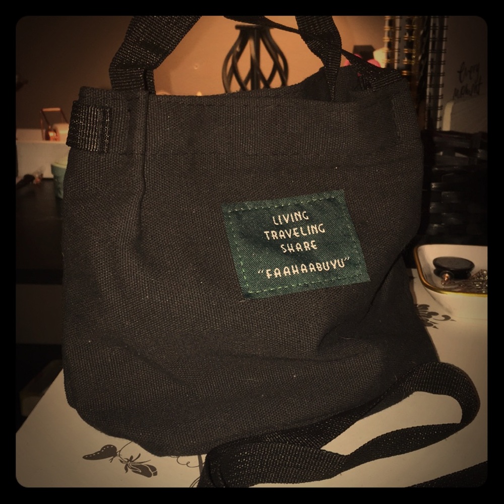 3/$15 Super Cute designer handbag w/detachable